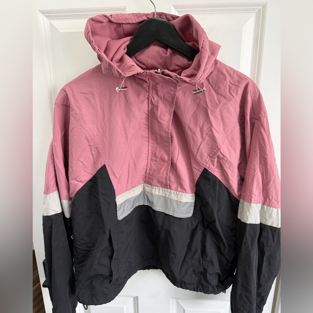 26 International Windbreaker